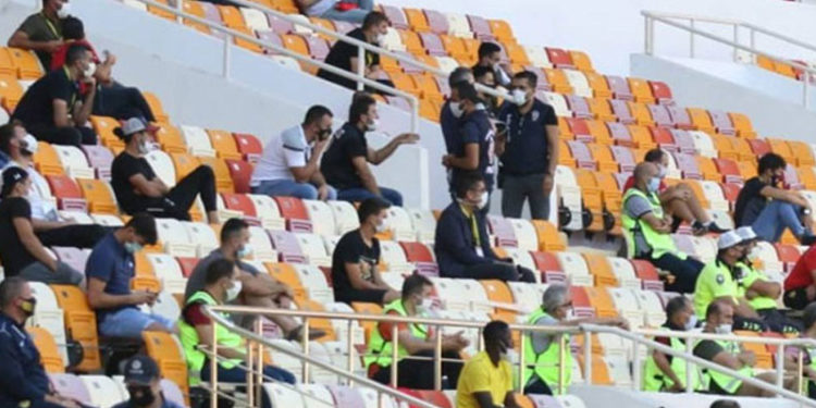 Aşı olmayanlar lig maçlarına bilet almak için PCR testi olmak zorunda