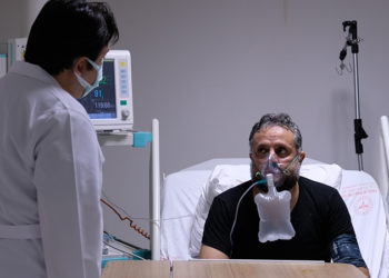 Aşı olmayı reddeden öğretmen yoğun bakımda yaşadıklarını anlattı: Denemediğim bitkisel ürün kalmadı ama nafile, çok ağır bir hastalık