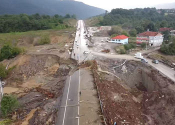 Bartın ve Sinop’ta sağanak yağışlar sele neden oldu