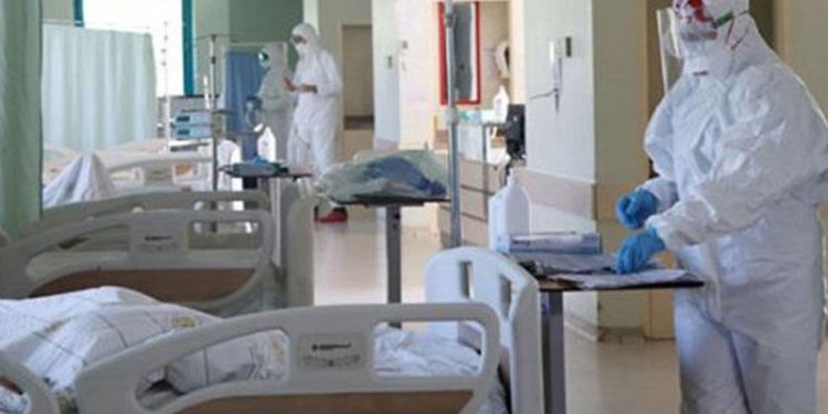 Başhekim doktor: Yoğun bakımlar doldu hastaları acilde bekletiyoruz