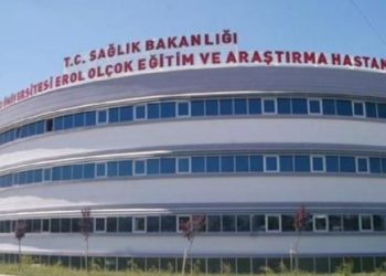 Başhekim ve yardımcıları izinsiz Afrika’ya gitti, malzeme alınamadığı için hastalar ameliyat olamadı