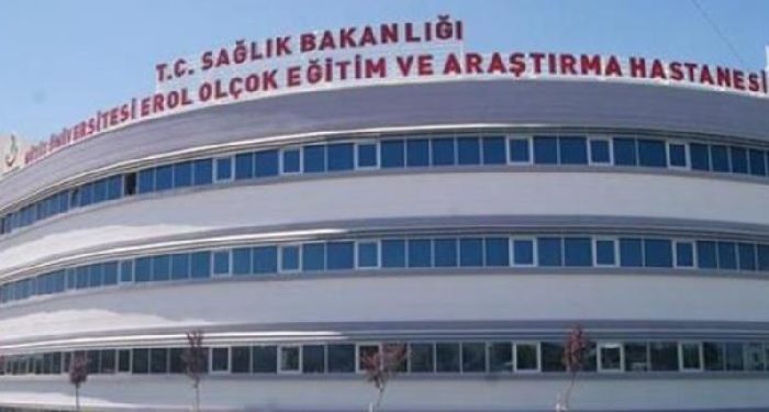 Başhekim ve yardımcıları izinsiz Afrika’ya gitti, malzeme alınamadığı için hastalar ameliyat olamadı