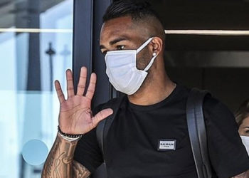 Beşiktaş Brezilyalı futbolcu Alex Teixeira ile sözleşme imzaladı