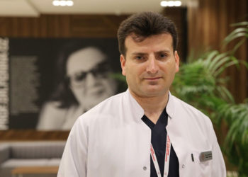 Bilim Kurulu üyesinden ‘Sinovac’ itirafı: İki doz aşılı yoğun bakım hasta sayısı artıyor