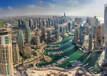 Birleşik Arap Emirlikleri,  aşılanma şartıyla ülkeye giriş kapılarını tüm turistlere açacak