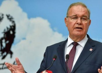 CHP&rsquo;li &Ouml;ztrak: Ay&rsquo;a gideceğiz diyenlerin ellerinde yangın s&ouml;nd&uuml;rmeye u&ccedil;ak yok