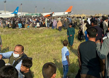 CNN: ABD, Kabil'de tahliye politikasında değişikliğe gitti; havalimanına yalnızca ABD, NATO ülkesi vatandaşları ve yeşil kart sahipleri alınacak