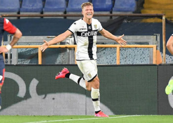 Cornelius transferi imzaya kaldı