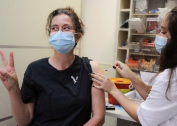 Covid aşıları: 3. doz aşı Delta varyantına karşı etkili mi?