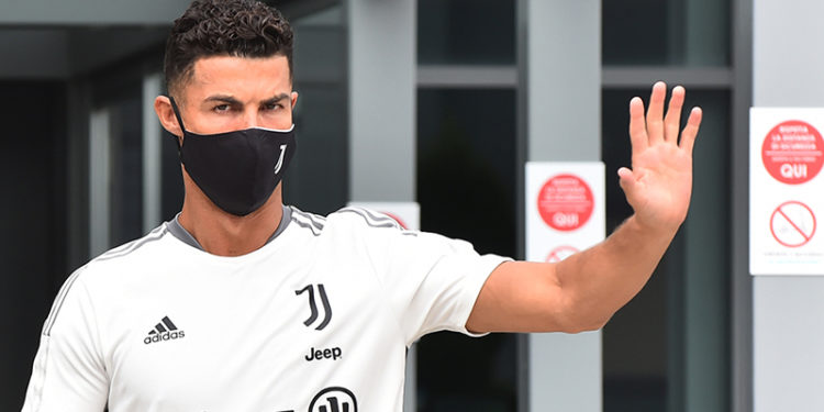 Cristiano Ronaldo, transfer haberlerine yanıt verdi; Real Madrid taraftarına seslendi