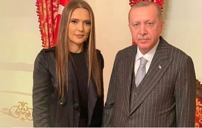 Demet Akalın işin ucu Erdoğan’a dokununca tweeti anında sildi