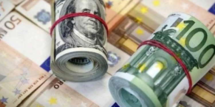 Dolar ve euro haftaya nasıl başladı?