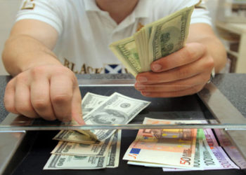 Dövizde düşüş: Euro 10 liranın altına geriledi