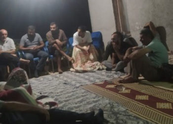 Elmalı’da mevsimlik işçilere ırkçı saldırı: Kurğa ailesi köyü terk etti