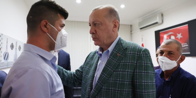 Erdoğan, yangında hayatını kaybeden Şahin Akdemir’in ailesini taziye için ayağına mı çağırdı?