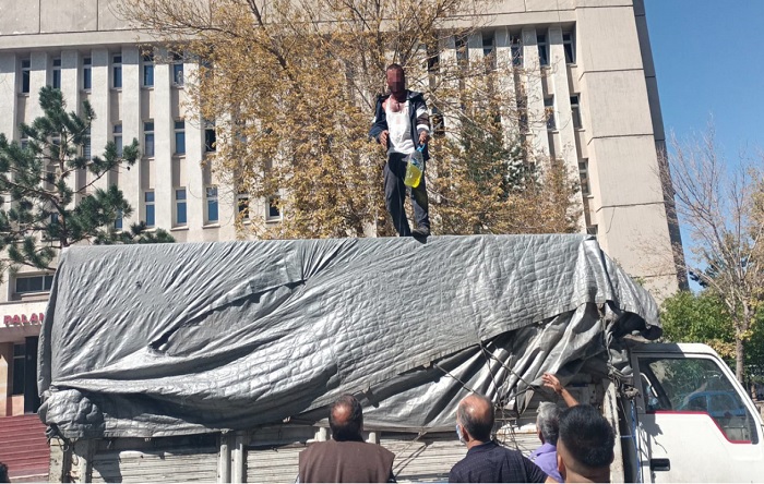 Erzurum Adliyesi önünde intihar girişimi: Benzin döküp kendini yakmak istedi