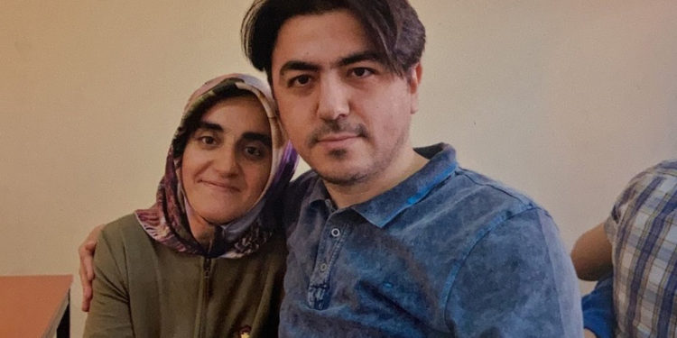 Eşi 3 yıldır hapiste olan üç çocuk annesi kadın tutuklandı