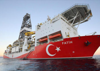 Fatih sondaj gemisi Karadeniz'de çalışmalara başladı