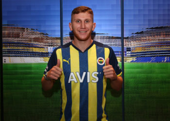 Fenerbahçe, Burak Kapacak ile 5 yıllık sözleşme imzaladı