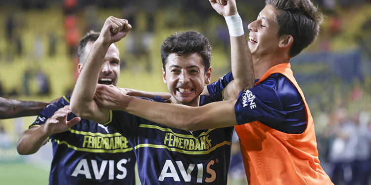 Fenerbahçe, Muhammed Gümüşkaya'nın golüyle tur kapısını araladı
