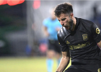 Fenerbahçe aradığı forveti bulduğunu resmen duyurdu; Rossi, İstanbul'a geliyor