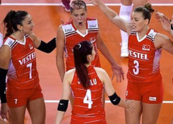 Filenin Sultanları Hollanda medyasında: Voleybolcularımız rengarenk Ebrar Karakurt'un Türkiyesi karşısında şans bulamadı