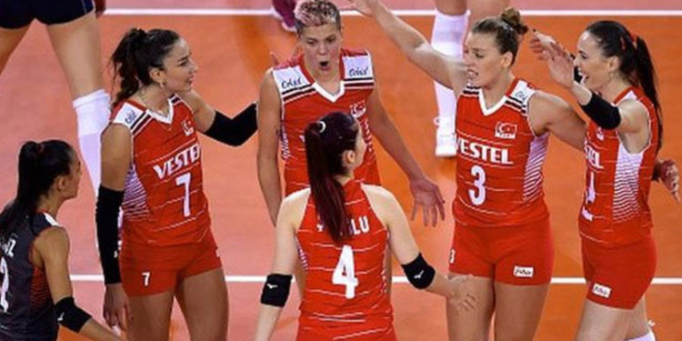 Filenin Sultanları Hollanda medyasında: Voleybolcularımız rengarenk Ebrar Karakurt'un Türkiyesi karşısında şans bulamadı