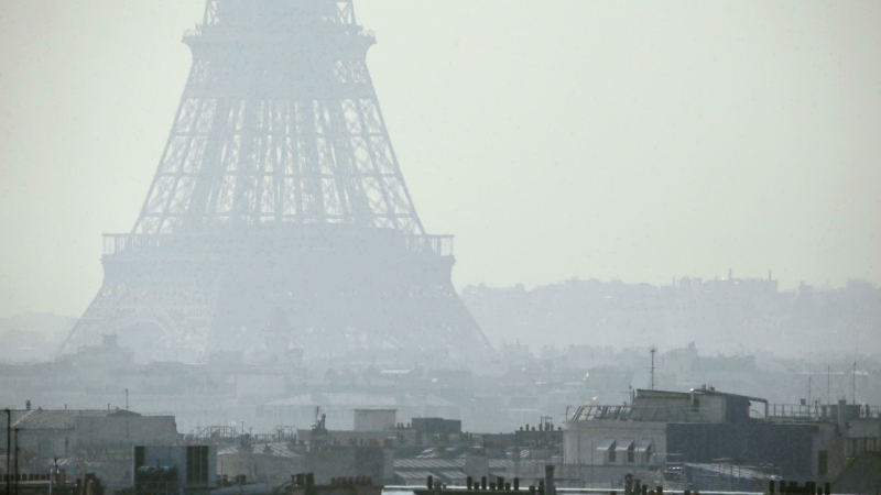 Fransa'da 'hava kirliliğiyle mücadele etmediği için' hükümete rekor ceza