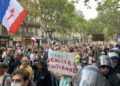 Fransa'da hükümetin Covid-19 ile mücadele politikası karşıtı gösteriler 6. haftasında devam etti