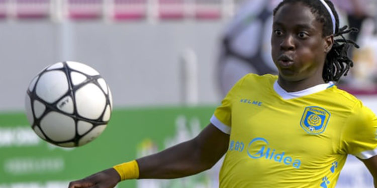 Futbolcu Tabitha Chawinga: Kadın olduğumu kanıtlamam için maç sırasında soyunmaya zorlamışlardı