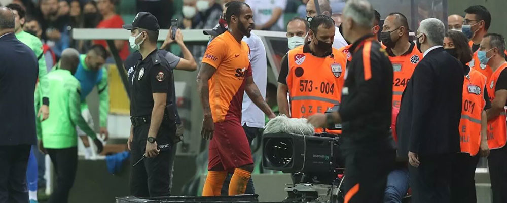 Galatasaray'da kaptanlar Marcao'nun üstünü çizdi: 'Arda Turan güçlükle sakinleştirildi'