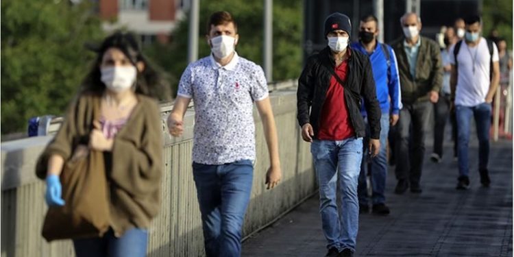 Güncel koronavirüs tablosuna göre 216 kişi daha hayatını kaybetti