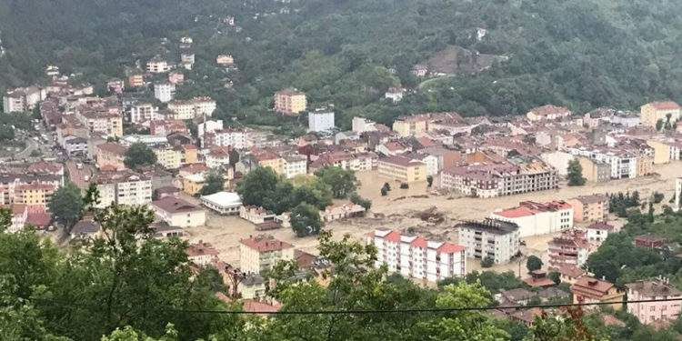 Hazine ve Maliye Bakanlığı, sel bölgeleri için 'mücbir sebep' ilan etti; vergi ödemeleri ertelendi