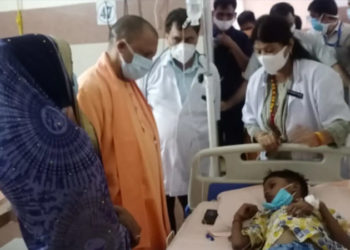 Hindistan'da "gizemli" yüksek ateşten 12 çocuk daha hayatını kaybetti