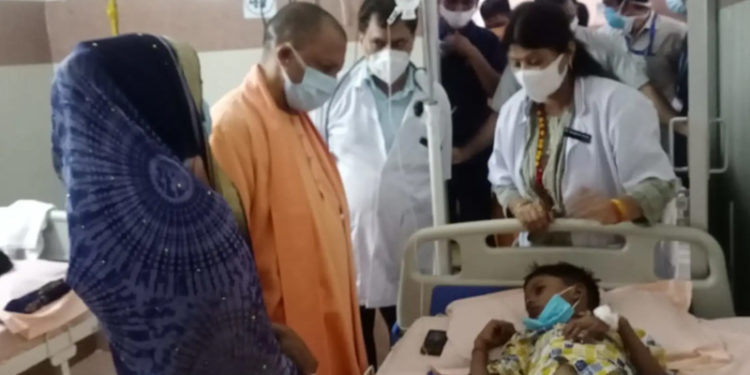 Hindistan'da "gizemli" yüksek ateşten 12 çocuk daha hayatını kaybetti