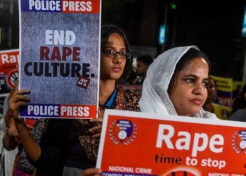 Hindistan’da bir milletvekilinin tecavüzüne uğrayan kadın, “sahtekârlıkla” suçlandı; “Ölmemizi istiyorlar” diyerek yaşamına son verdi