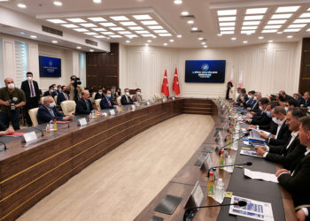 Hükümet yüzde 11 zam teklif etti, sendikalar tepkili: Pazarlık konusu bile olamaz!