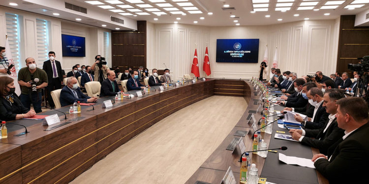 Hükümet yüzde 11 zam teklif etti, sendikalar tepkili: Pazarlık konusu bile olamaz!