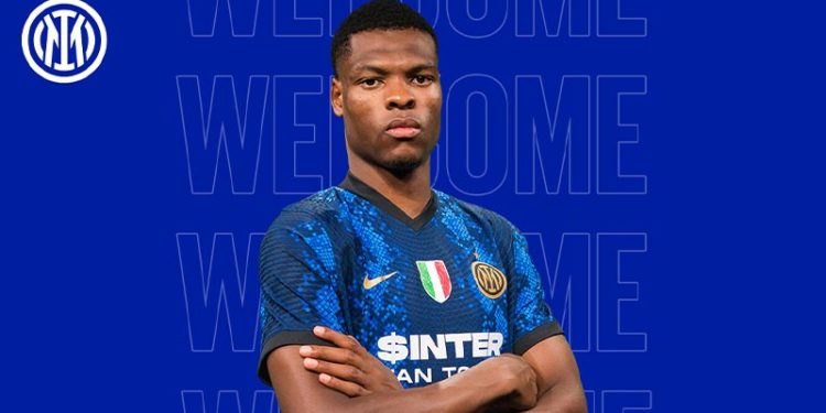 Inter, Denzel Dumfries transferini açıkladı
