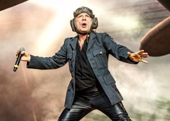 Iron Maiden solisti Bruce Dickinson Covid-19'a yakalandı