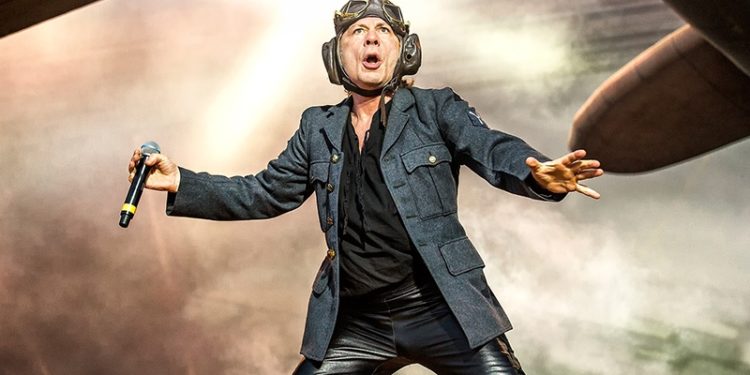 Iron Maiden solisti Bruce Dickinson Covid-19'a yakalandı