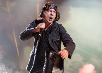 Iron Maiden'ın solisti Dickinson, Covid-19 geçirdiğini açıkladı: Aşı olmamış olsam başım büyük beladaydı