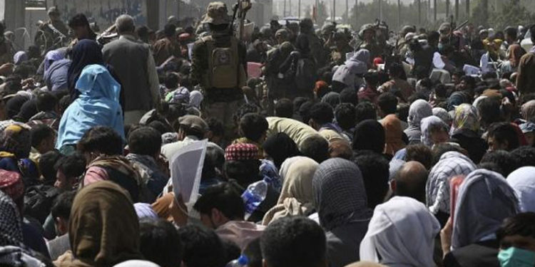 Kabil Havalimanı önünde en az 3 kişi ezilerek hayatını kaybetti