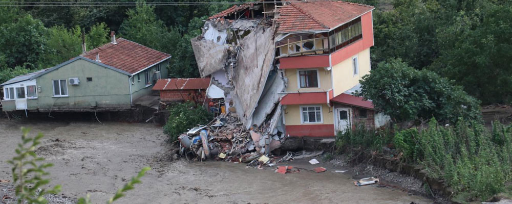 Kastamonu Valiliği, "sel felaketinin olduğu bölgede 250-300 ceset toplandı" iddialarını yalanladı