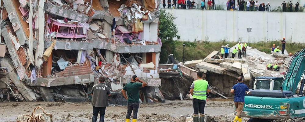 Kastamonu'daki sel felaketinde yıkılan bir binanın müteahhidi hakkında gözaltı kararı