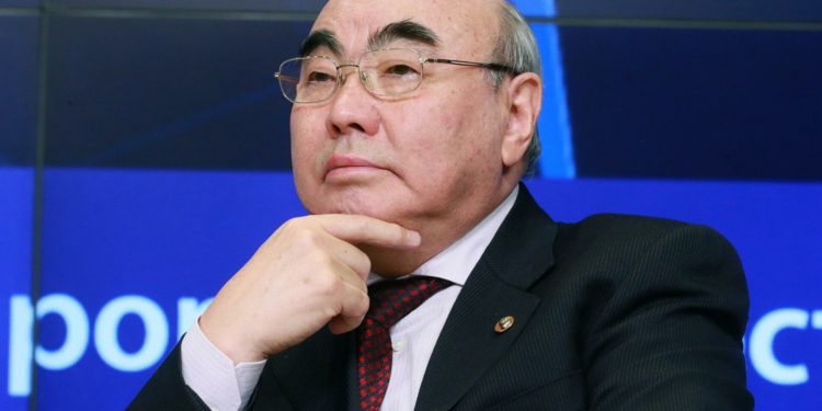 Kırgızistan'ın ilk devlet başkanı Akayev, 16 yıl sonra soruşturma için ülkesine döndü
