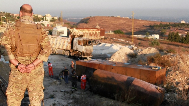 Lübnan'da ordu yakıt dağıtırken tank patladı: En az 22 ölü, 79 yaralı