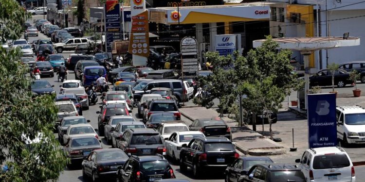 Lübnan'da enerji ve yakıt krizi nedeniyle yüzlerce hastanın hayatı tehlikede uyarısı