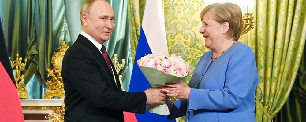 Merkel, Kremlin'de Putin ile buluştu: Derin fikir ayrılıklarına rağmen konuşuyoruz