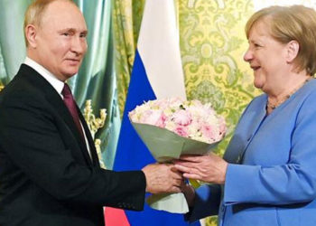 Merkel, Kremlin'de Putin ile buluştu: Derin fikir ayrılıklarına rağmen konuşuyoruz